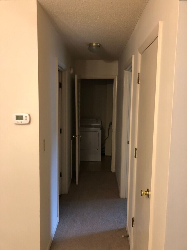 Building Photo - Great 1BR/1BA Condo in Turtle Creek