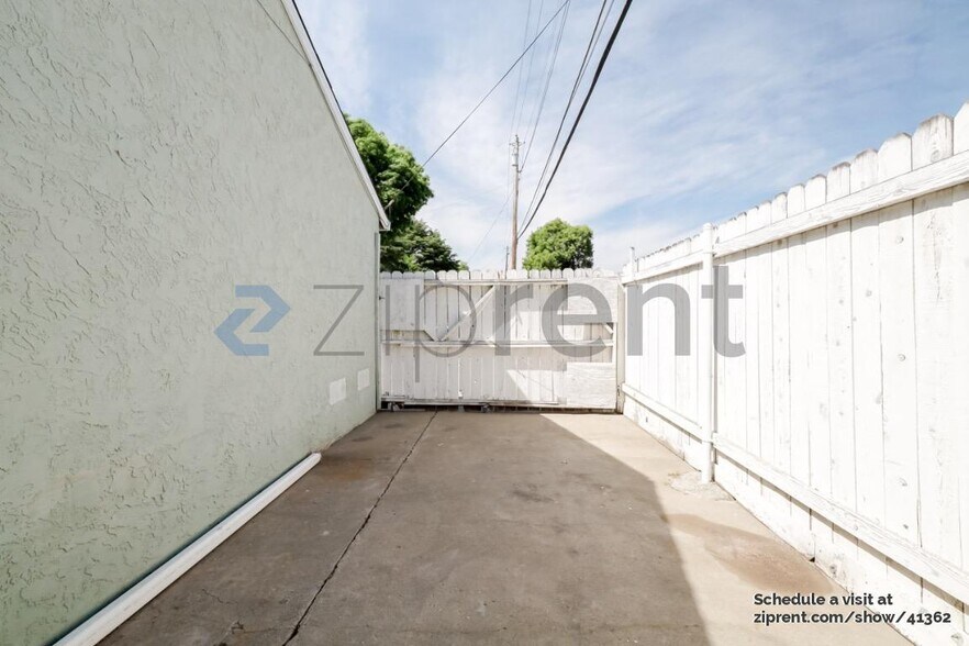 Building Photo - 1681 Rockrose Rd