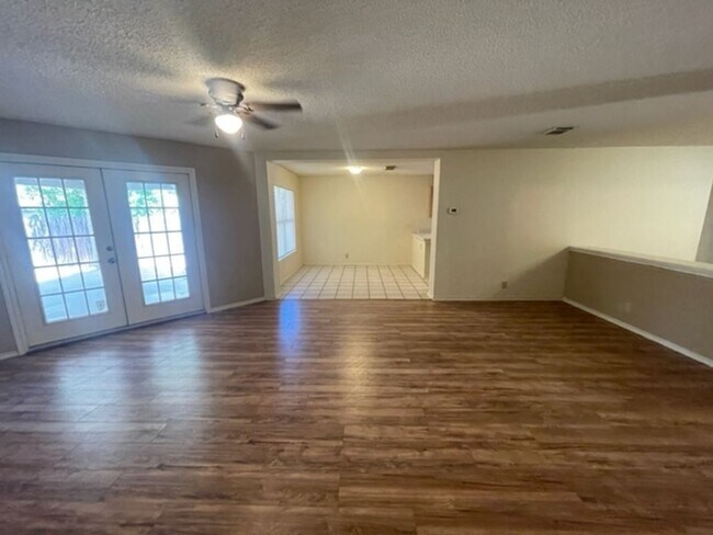 Building Photo - 5 br, 3 bath House - 7111 Valewood View