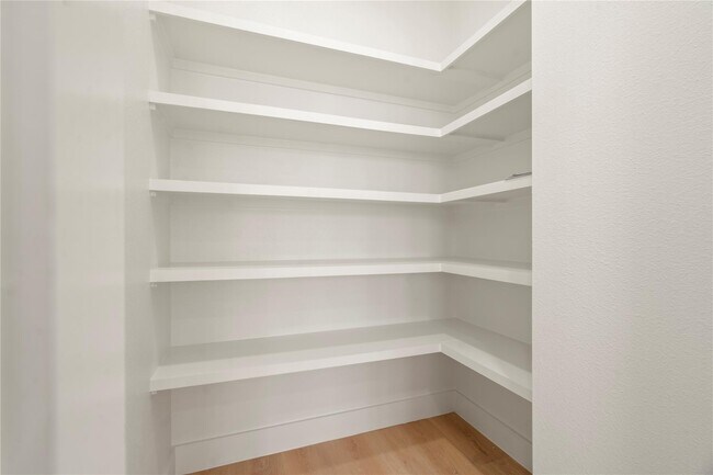 Building Photo - 2019 California Dr