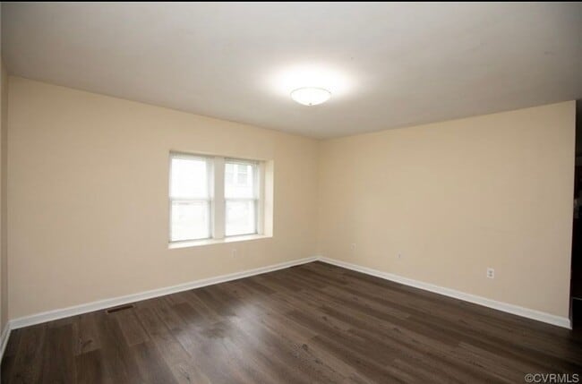 Building Photo - 407ES