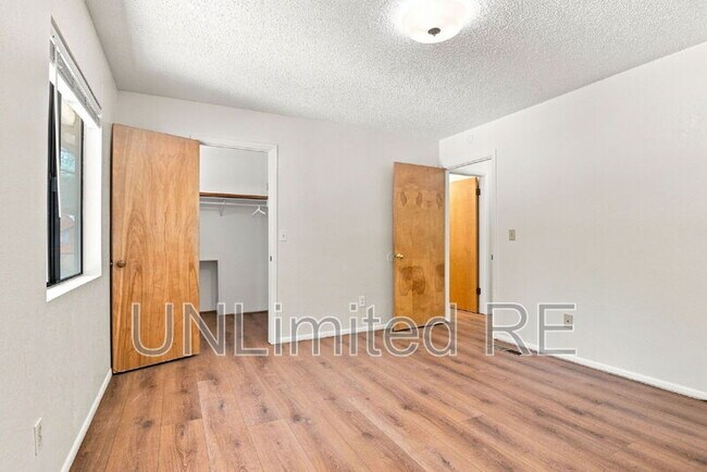 Building Photo - 1410 Inverrary Way