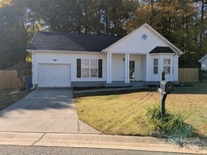 Building Photo - 152 Everett Park Dr