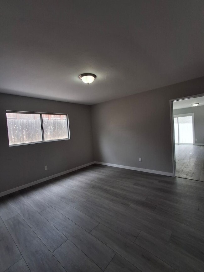 Building Photo - Great Home on a Large Lot! MUST SEE!!!