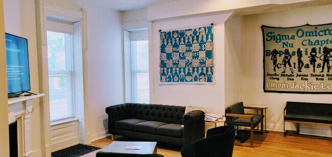 Building Photo - 53 Main St