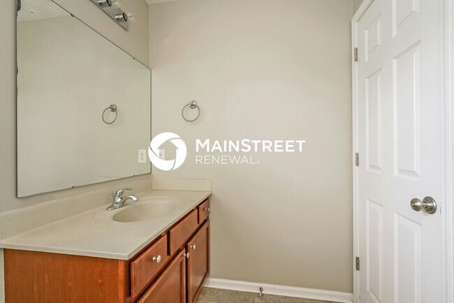 Building Photo - 3 Bedroom Pet-Friendly Home in Indianapoli...