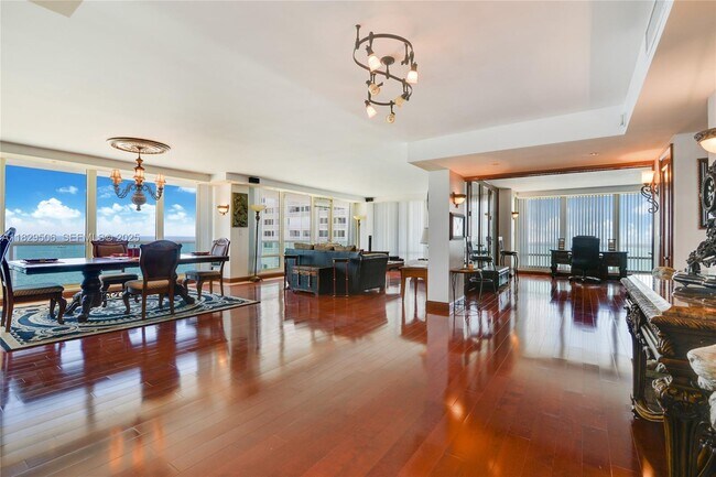 Building Photo - 2100 S Ocean Ln