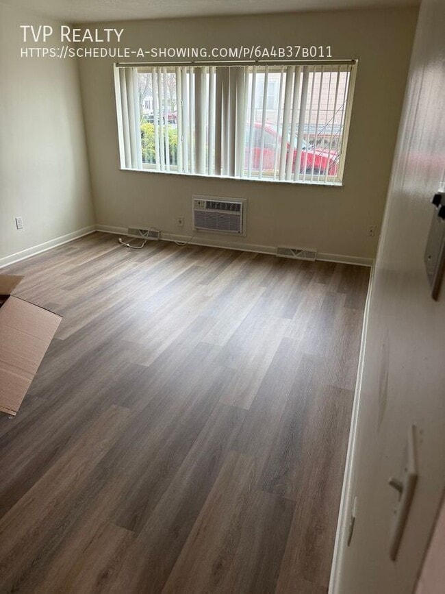 Building Photo - 3 E Erie Ave