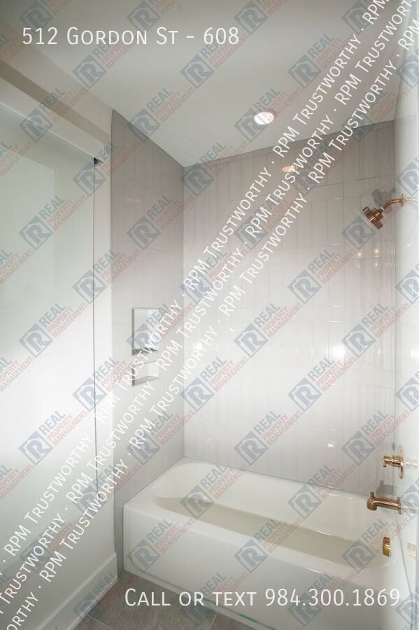 Building Photo - 512 Gordon St