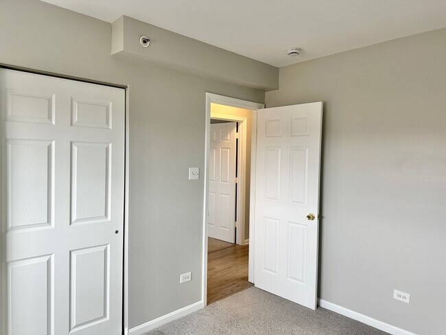 Building Photo - 8656 84th Ct