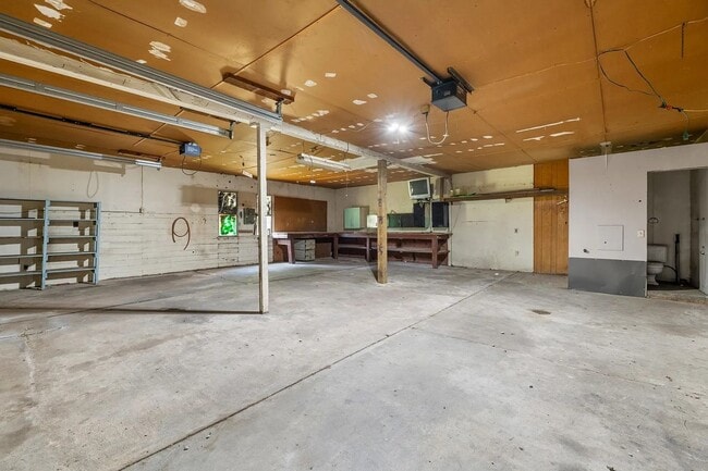 Building Photo - 15120 East 63rd Street South