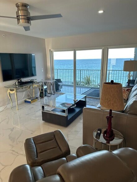 Building Photo - 3101 S Ocean Blvd