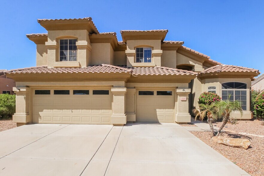 Primary Photo - 1668 S Quartz St