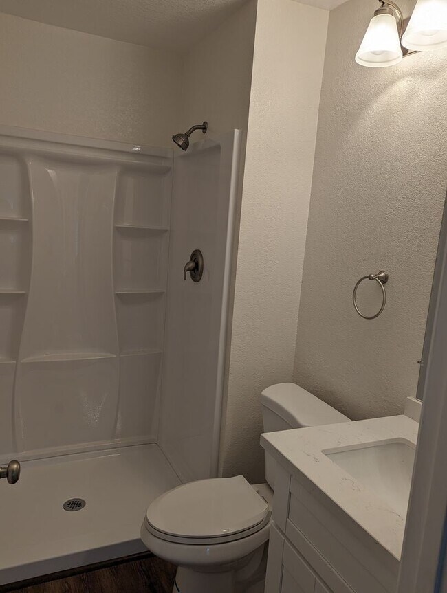 Building Photo - Fully Upgraded 3 Bed/2 Bath Condo - Poway