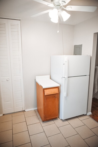 Building Photo - 4700 Walnut Grove Ave