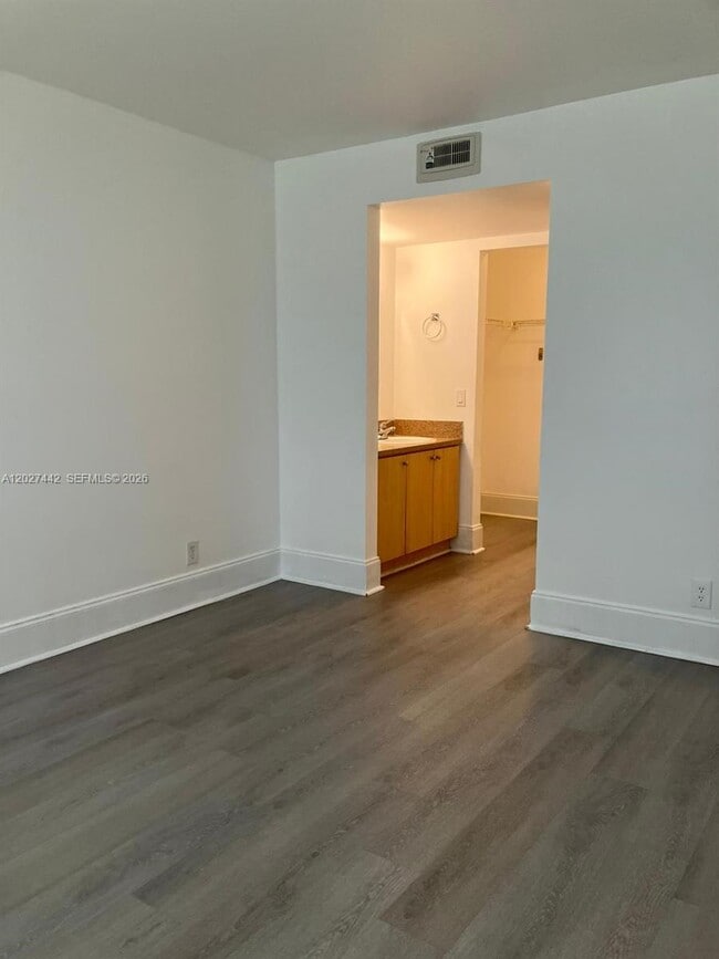Building Photo - 2803 N Course Dr