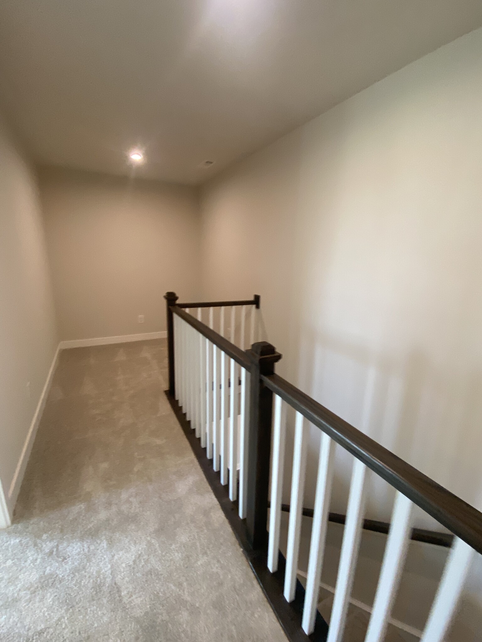 Building Photo - 1343 Crescent Ridge Dr