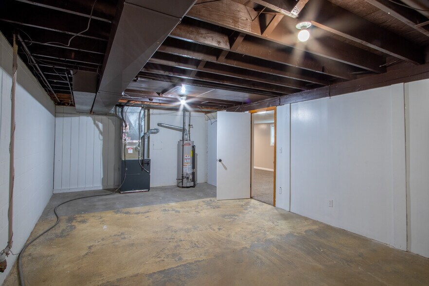 Building Photo - 1218 Sunset Dr