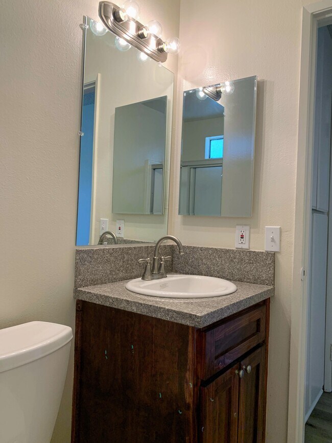 Building Photo - 1101 E South St