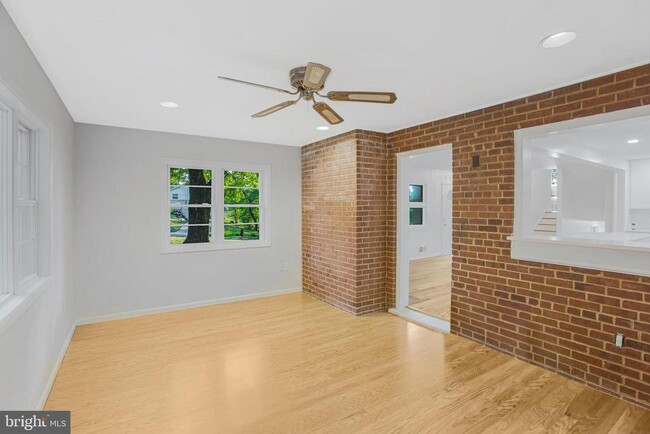 Building Photo - 1117 Westbriar Ct NE