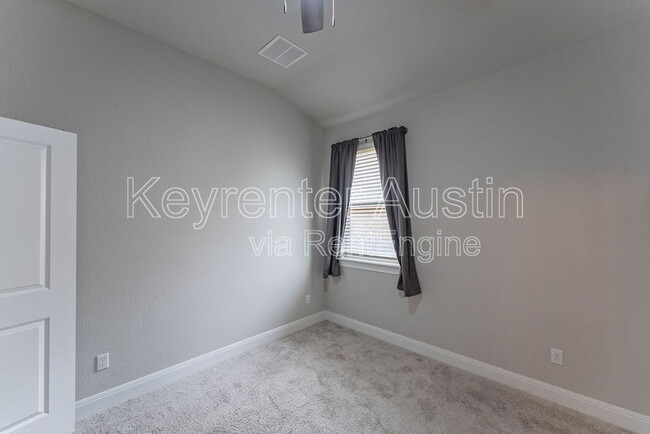 Building Photo - 1017 Coulee Dr