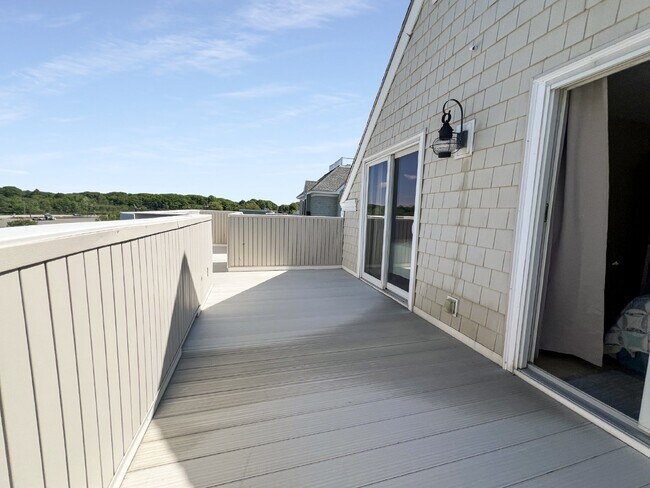 Building Photo - Beach-front condo Fall/Winter rental Septe...