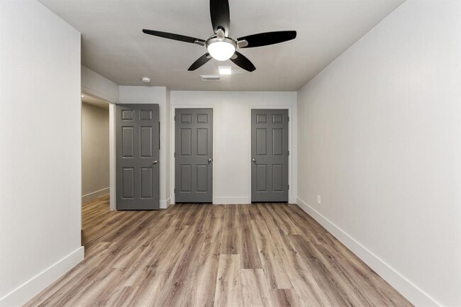 Building Photo - 203 N Milby St