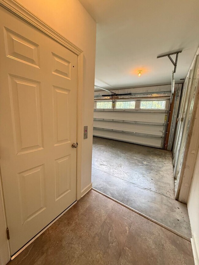 Building Photo - 142 Riverview Plantation Dr