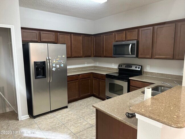 Building Photo - 4908 Key Lime Dr