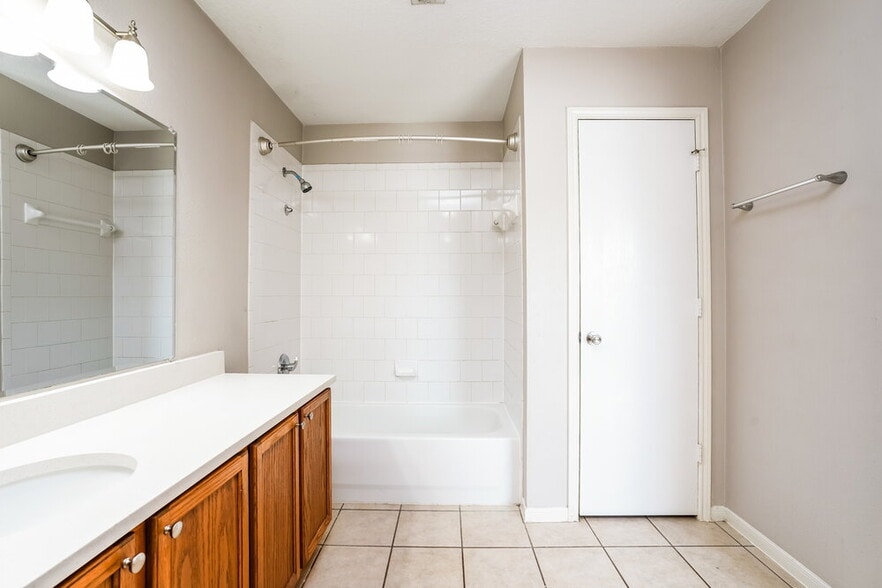 Building Photo - 18331 Atasca Woods Trace