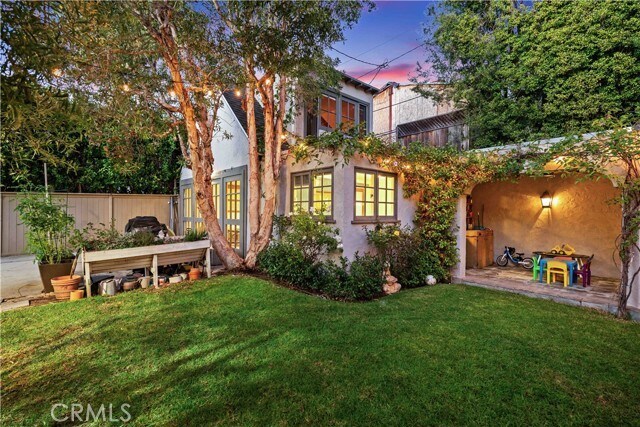 Building Photo - 1630 Warnall Ave