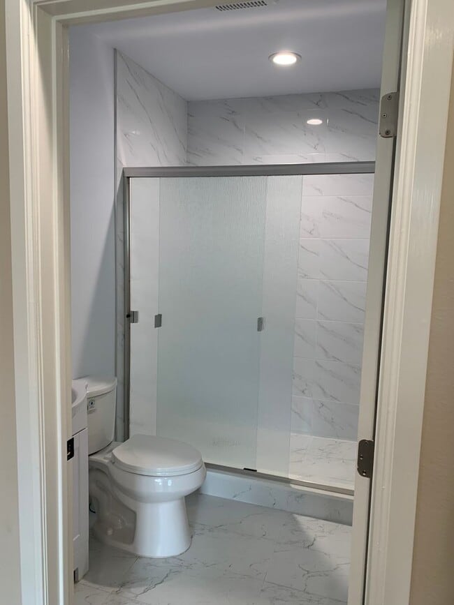 Building Photo - Cute and Spacious 1+1  ADU Apartment in Pa...
