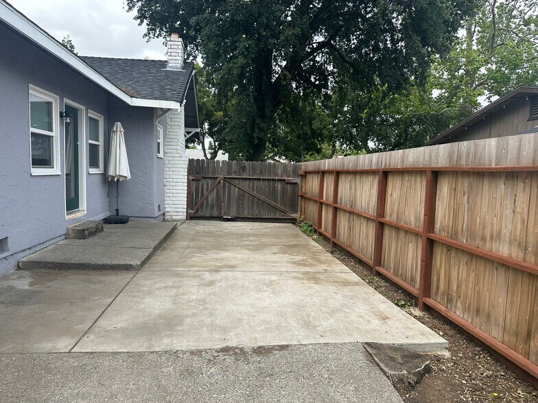 Building Photo - 18 North St