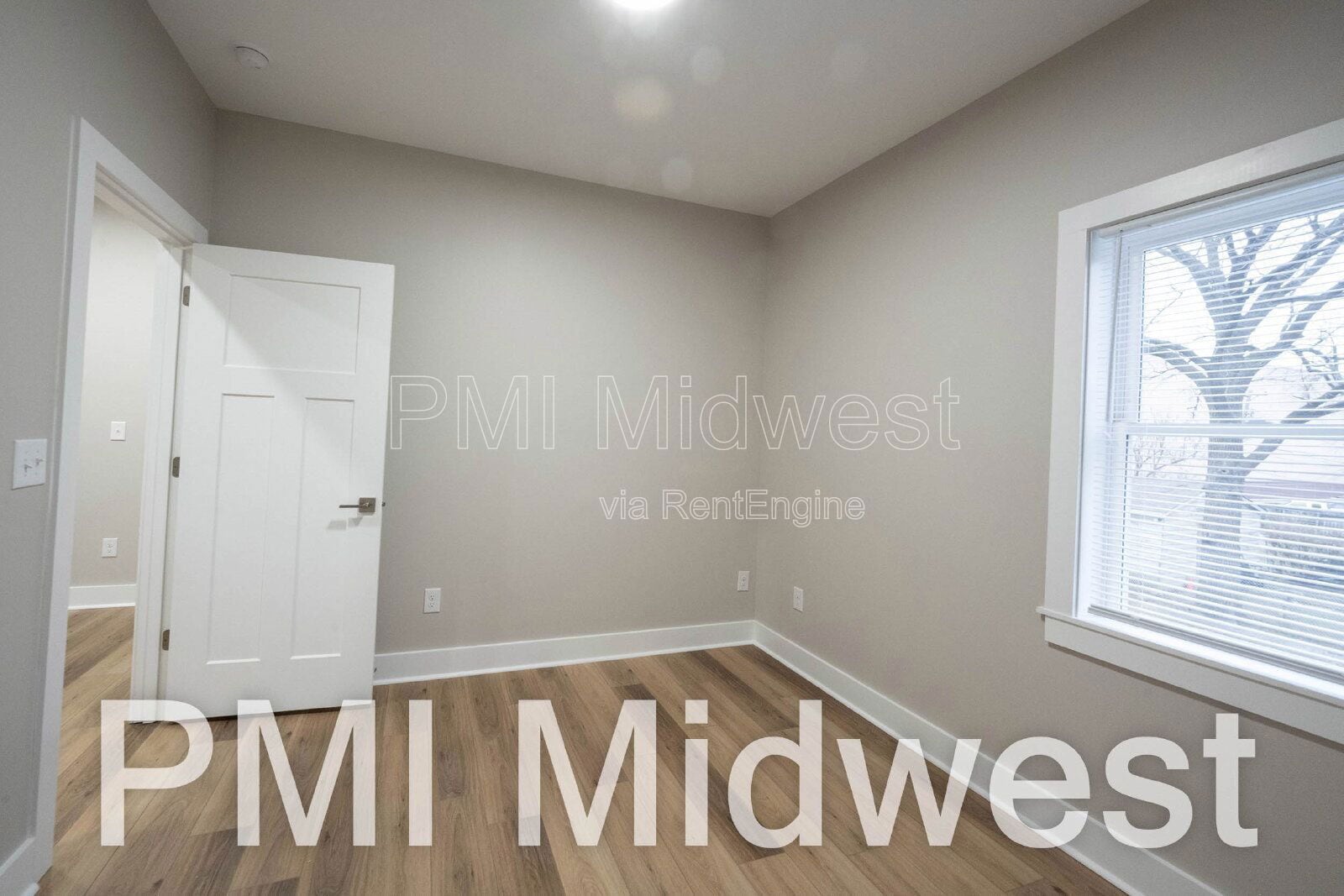 Building Photo - 20 Schiller St