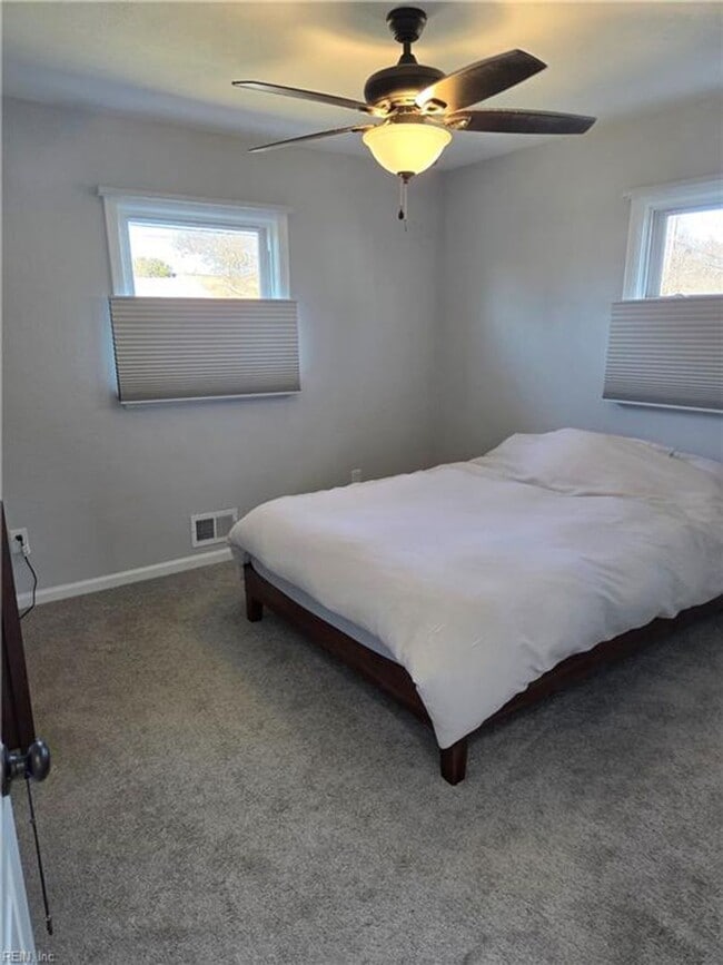 Building Photo - 1853 Springwood St