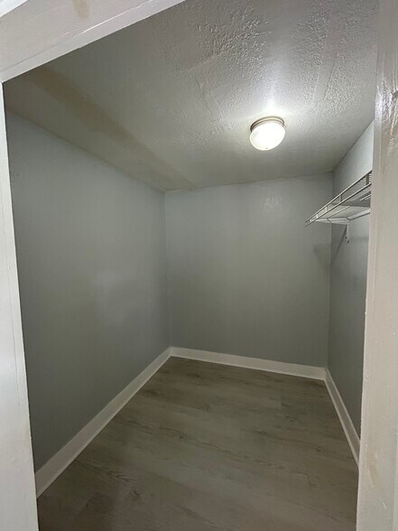 Building Photo - 141 81st Ave N