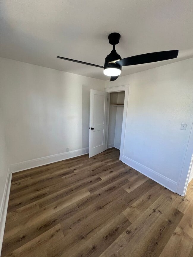 Building Photo - Brand new fully renovated 5 Bedroom Single...