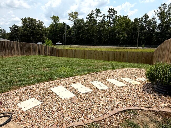 Building Photo - 1719 Paisleigh Dr
