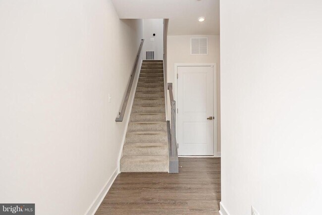 Building Photo - 1920 Four Roses St