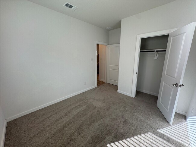 Building Photo - 31138 Myers Hvn Ln