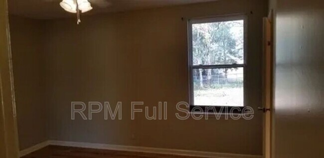 Building Photo - 5000 McMurray Ct