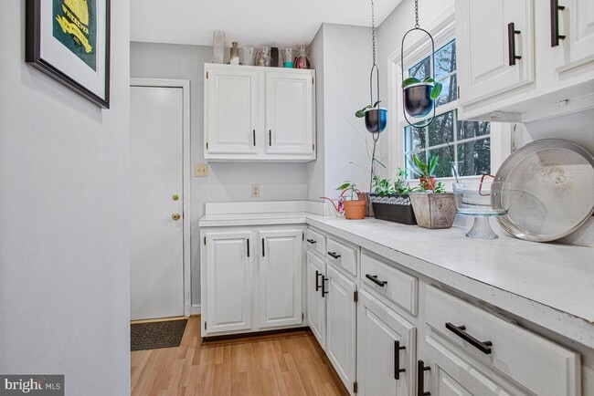 Building Photo - 15805 Wayne Ave