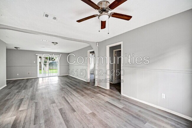 Building Photo - 12919 S Coast Dr