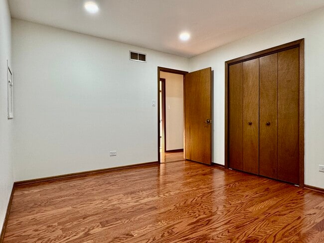 Building Photo - 8548 Bethany Ln