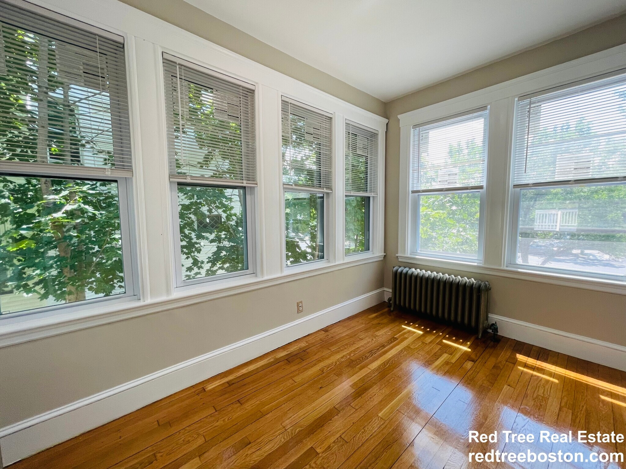 Building Photo - 187 Fellsway W