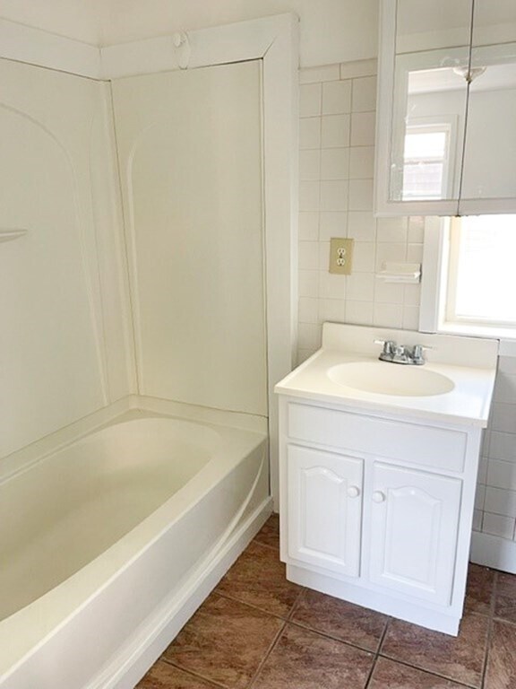 Building Photo - 28 Wyman St