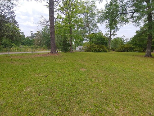 Building Photo - 280 Morris Dr