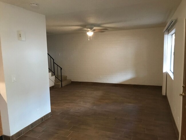 Building Photo - 2 bed 1.5 townhouse Scottsdale