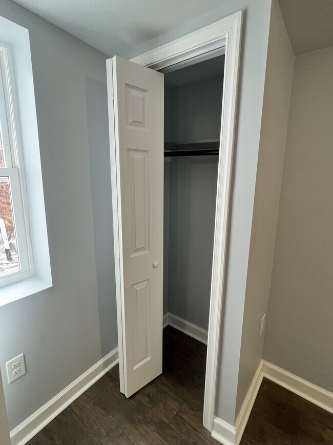 Building Photo - 1212 W Lombard St