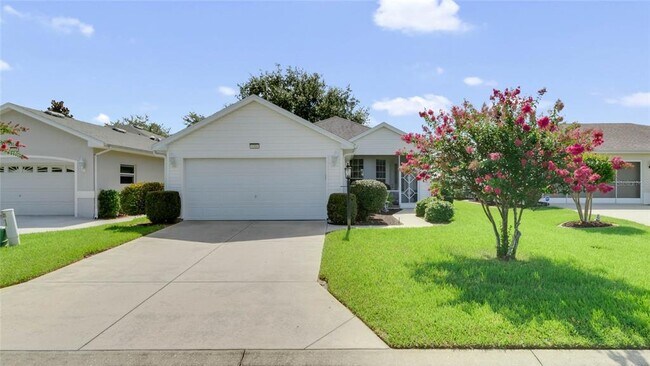Building Photo - 5316 Sir Churchill Dr